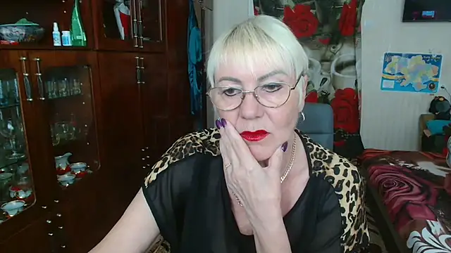 Snapshot of JenaCheim chatting on April 22, 5:43 am JenaCheim online show from April 22, 5:43 am