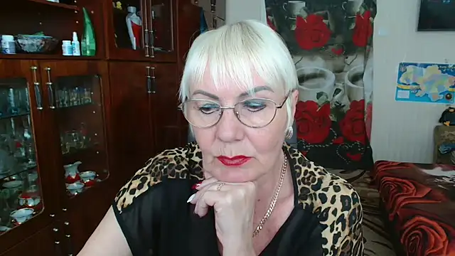 Snapshot of JenaCheim chatting on May 15, 6:42 am JenaCheim online show from May 15, 6:42 am