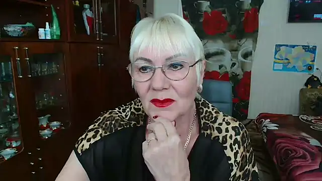 Snapshot of JenaCheim chatting on May 18, 5:24 am JenaCheim online show from May 18, 5:24 am