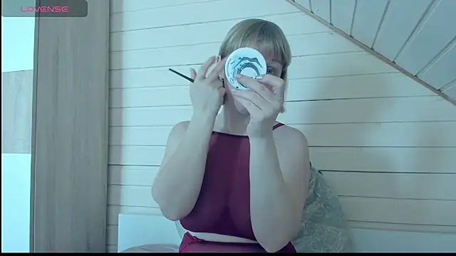 I AM MILF online show from March 18, 7:19 am