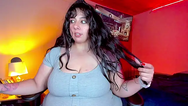 Snapshot of coraline_latin chatting on December 5, 1:36 am coraline latin online show from December 5, 1:36 am