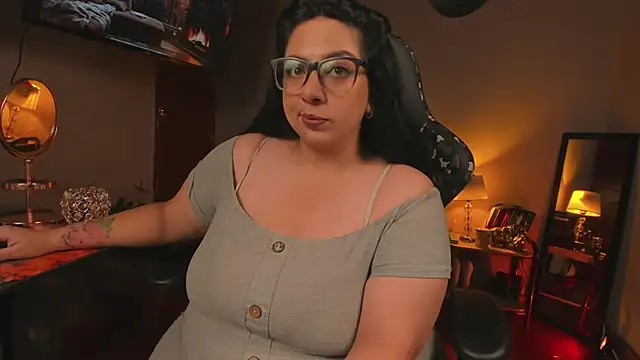 Snapshot of coraline_latin chatting on February 22, 12:27 am coraline latin online show from February 22, 12:27 am