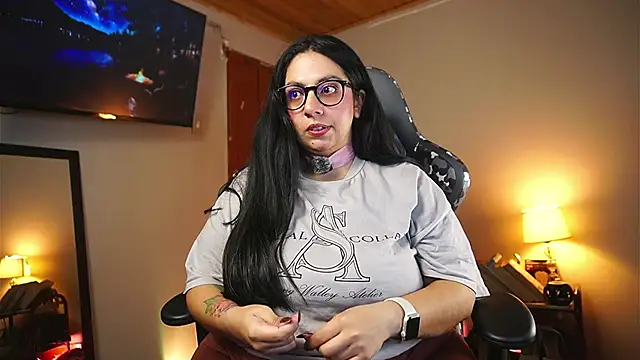 coraline latin online show from April 17, 12:02 am