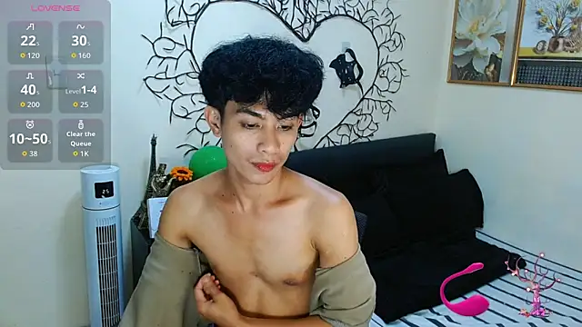 WildestTwink online show from November 17, 10:48 pm