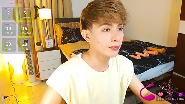 Snapshot of WildestTwink chatting on June 24, 5:23 pm WildestTwink online show from June 24, 5:23 pm
