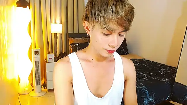 Snapshot of WildestTwink chatting on July 6, 5:59 pm WildestTwink online show from July 6, 5:59 pm