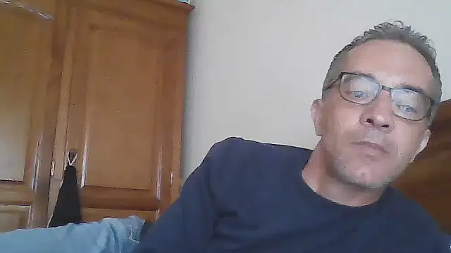 Snapshot of CarlosRocha73 chatting on April 7, 11:10 am CarlosRocha73 online show from April 7, 11:10 am
