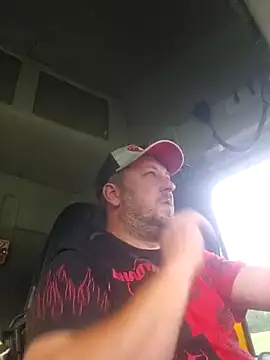 Snapshot of ktmtom247 chatting on September 25, 5:11 am ktmtom247 online show from September 25, 5:11 am