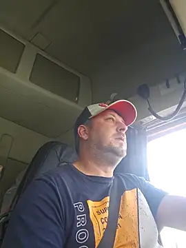 Snapshot of ktmtom247 chatting on October 2, 11:17 am ktmtom247 online show from October 2, 11:17 am