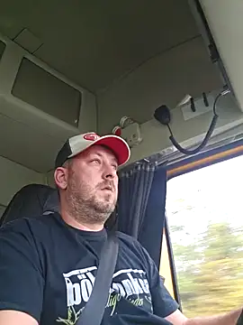 Snapshot of ktmtom247 chatting on October 27, 10:08 am ktmtom247 online show from October 27, 10:08 am