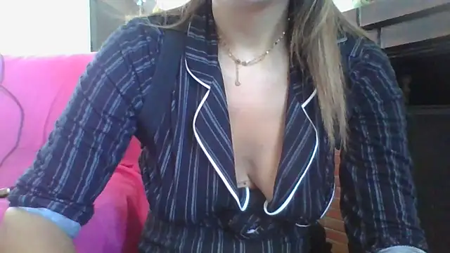 fammefatale1987 online show from April 28, 10:53 am