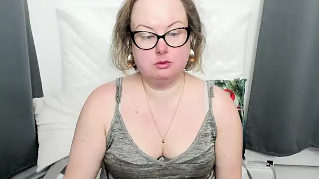 dirtyBonnie online show from March 4, 5:35 am