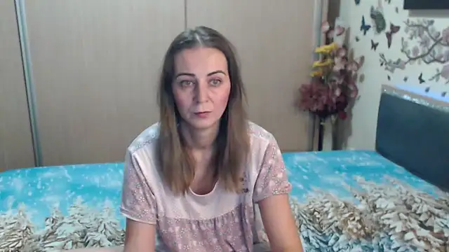 Snapshot of MirabelaSweet chatting on February 8, 7:34 am MirabelaSweet online show from February 8, 7:34 am