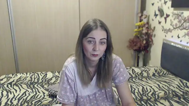 Snapshot of MirabelaSweet chatting on March 17, 9:12 am MirabelaSweet online show from March 17, 9:12 am