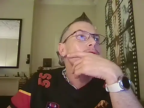 Snapshot of Dv8rBoy666 chatting on July 19, 8:01 pm Dv8rBoy666 online show from July 19, 8:01 pm