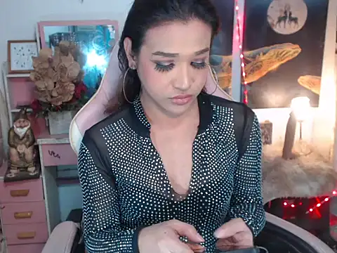 AsianMariaTs online show from October 24, 2:35 pm