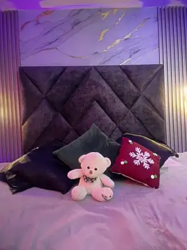 Zafira Alabi online show from December 20, 6:37 pm