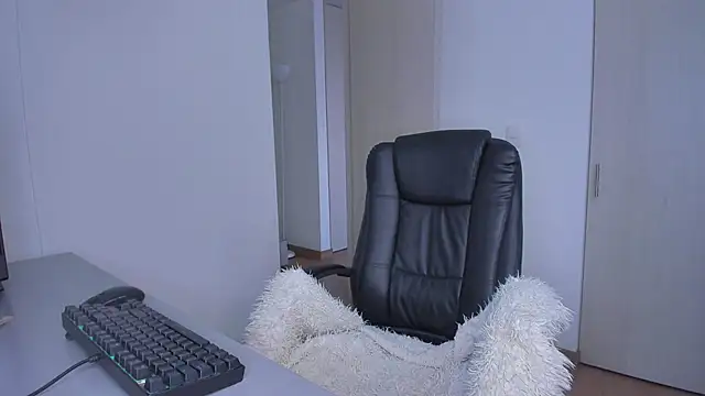 Lisegg  online show from February 18, 4:16 pm