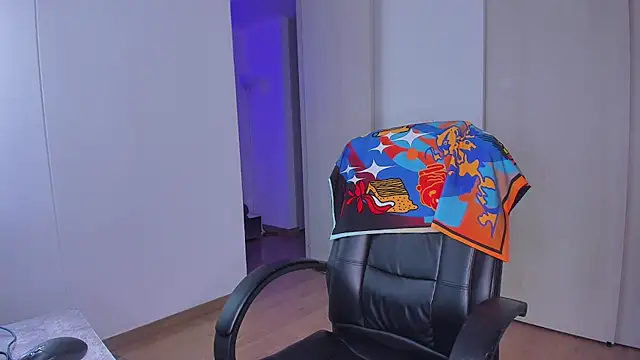 Lisegg  online show from November 14, 10:58 am