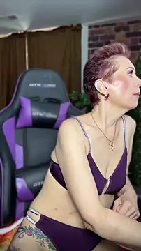 RubyLynne online show from April 29, 7:42 pm
