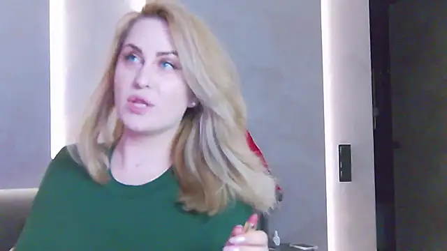 Sinful Eyes online show from December 7, 7:54 pm