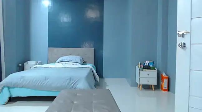  FoxyFlair online show from December 4, 2:37 pm