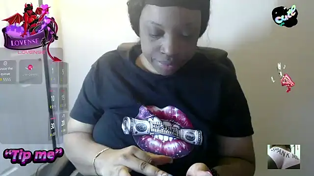 Snapshot of Sexymona1218 chatting on February 19, 10:00 am Sexymona1218 online show from February 19, 10:00 am