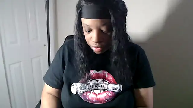 Snapshot of Sexymona1218 chatting on February 27, 1:55 pm Sexymona1218 online show from February 27, 1:55 pm