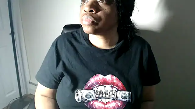 Snapshot of Sexymona1218 chatting on February 28, 10:44 pm Sexymona1218 online show from February 28, 10:44 pm