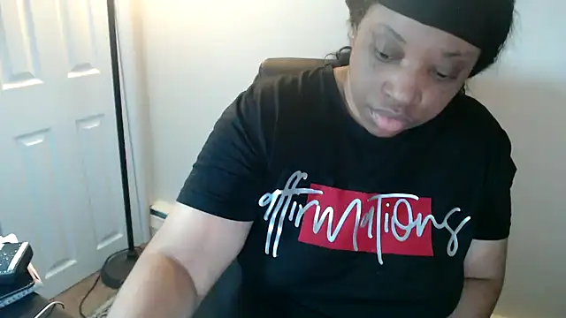 Snapshot of Sexymona1218 chatting on March 6, 8:33 am Sexymona1218 online show from March 6, 8:33 am