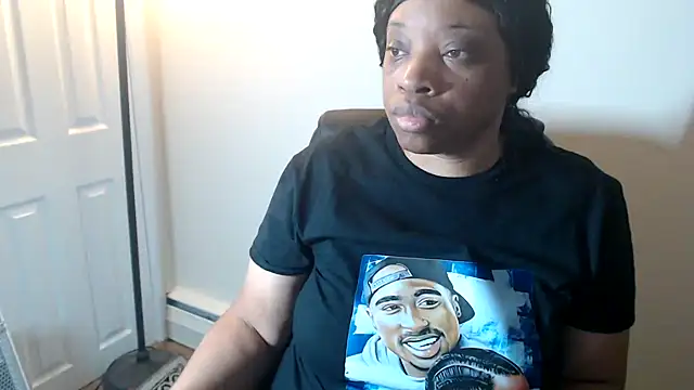 Snapshot of Sexymona1218 chatting on March 15, 7:14 am Sexymona1218 online show from March 15, 7:14 am