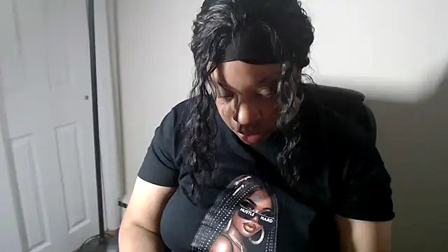 Snapshot of Sexymona1218 chatting on March 15, 9:43 pm Sexymona1218 online show from March 15, 9:43 pm