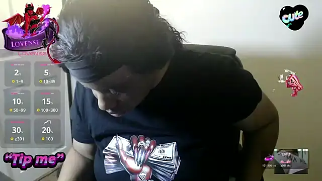 Snapshot of Sexymona1218 chatting on March 17, 5:55 am Sexymona1218 online show from March 17, 5:55 am