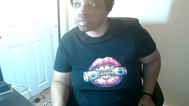 Snapshot of Sexymona1218 chatting on March 24, 1:54 am Sexymona1218 online show from March 24, 1:54 am