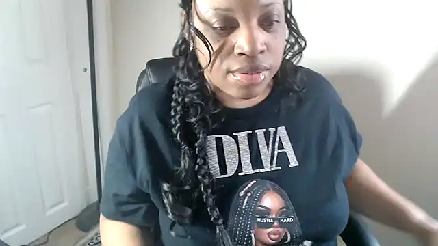 Snapshot of Sexymona1218 chatting on March 27, 6:29 pm Sexymona1218 online show from March 27, 6:29 pm