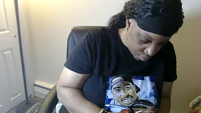 Snapshot of Sexymona1218 chatting on April 1, 7:31 am Sexymona1218 online show from April 1, 7:31 am