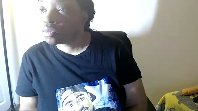 Snapshot of Sexymona1218 chatting on April 7, 7:09 am Sexymona1218 online show from April 7, 7:09 am