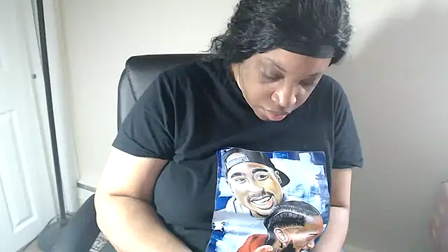 Snapshot of Sexymona1218 chatting on April 15, 7:58 pm Sexymona1218 online show from April 15, 7:58 pm