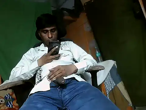 desiboy1101 online show from October 28, 1:58 pm