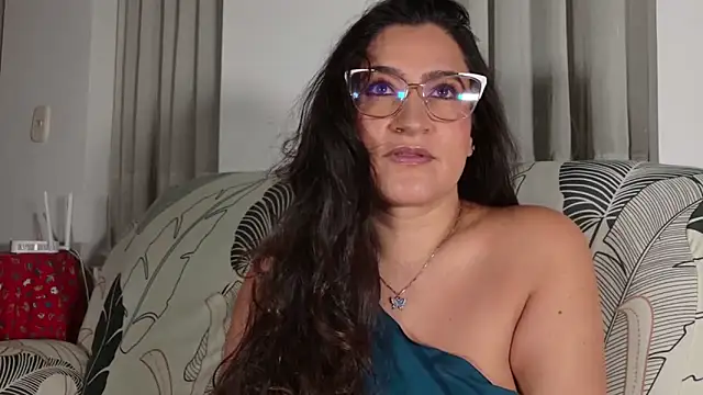 DeesseLuxure online show from February 17, 5:59 am