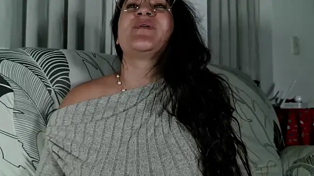 DeesseLuxure online show from April 18, 4:38 am