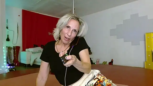 Snapshot of Sweet-Ginger chatting on March 6, 11:34 pm Sweet-Ginger online show from March 6, 11:34 pm