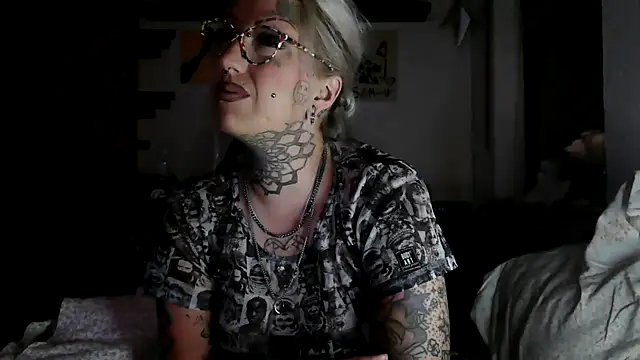 RoxxyInk online show from July 19, 1:53 am