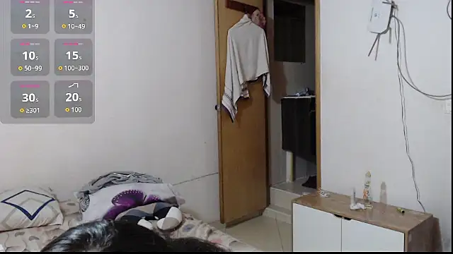 Snapshot of evolet01 chatting on November 22, 3:38 am evolet01 online show from November 22, 3:38 am