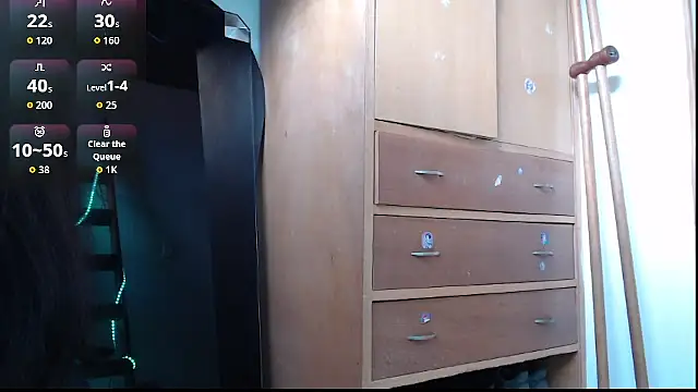 Snapshot of evolet01 chatting on February 18, 6:59 pm evolet01 online show from February 18, 6:59 pm