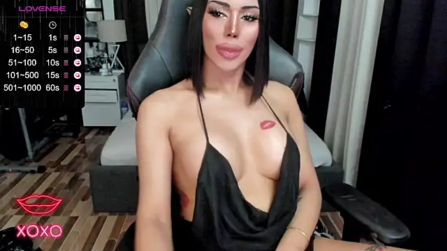 Forever MissCandace online show from March 10, 5:18 pm