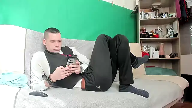 viraglaci18xh online show from March 1, 1:02 pm