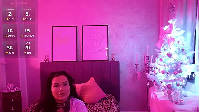 Snapshot of _MelinaCurves_ chatting on December 17, 10:32 pm  MelinaCurves  online show from December 17, 10:32 pm