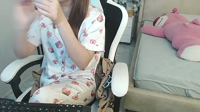 Snapshot of Hanako_love chatting on January 15, 2:27 am Hanako love online show from January 15, 2:27 am