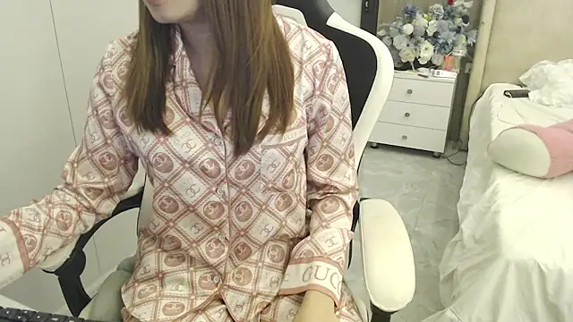 Snapshot of Hanako_love chatting on February 13, 3:03 pm Hanako love online show from February 13, 3:03 pm